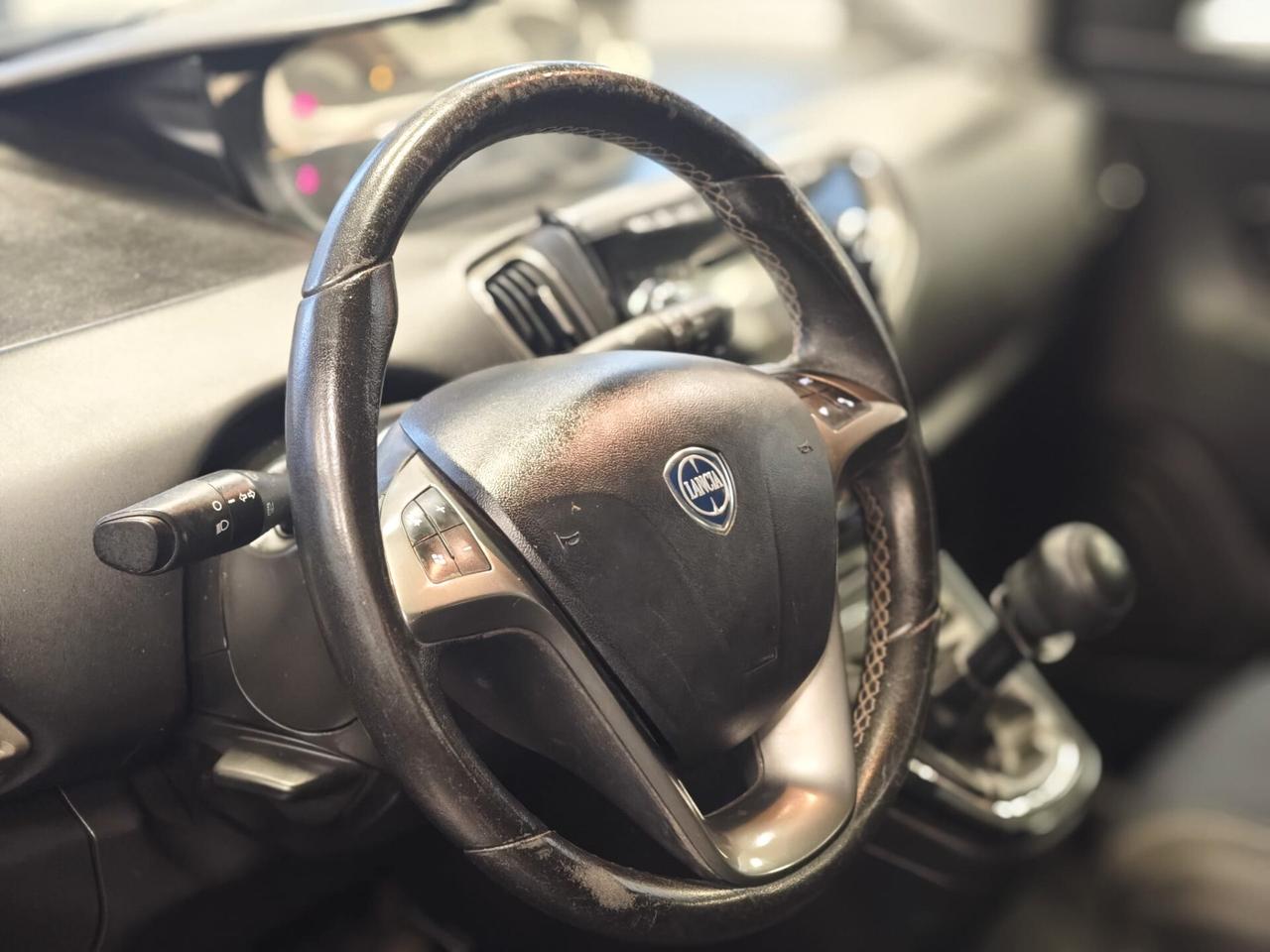 Lancia Ypsilon 1.2 69 CV 5 porte S&S Platinum