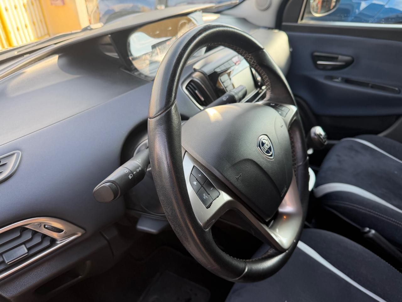 Lancia Ypsilon 1.2 69 CV GPL Ecochic Gold