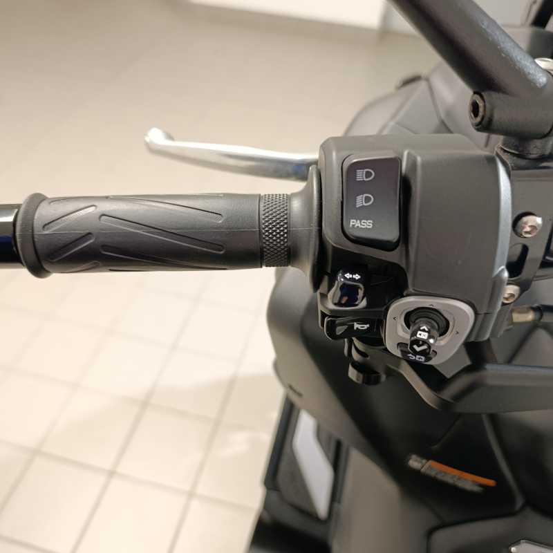 Yamaha T-Max 560 - 2025