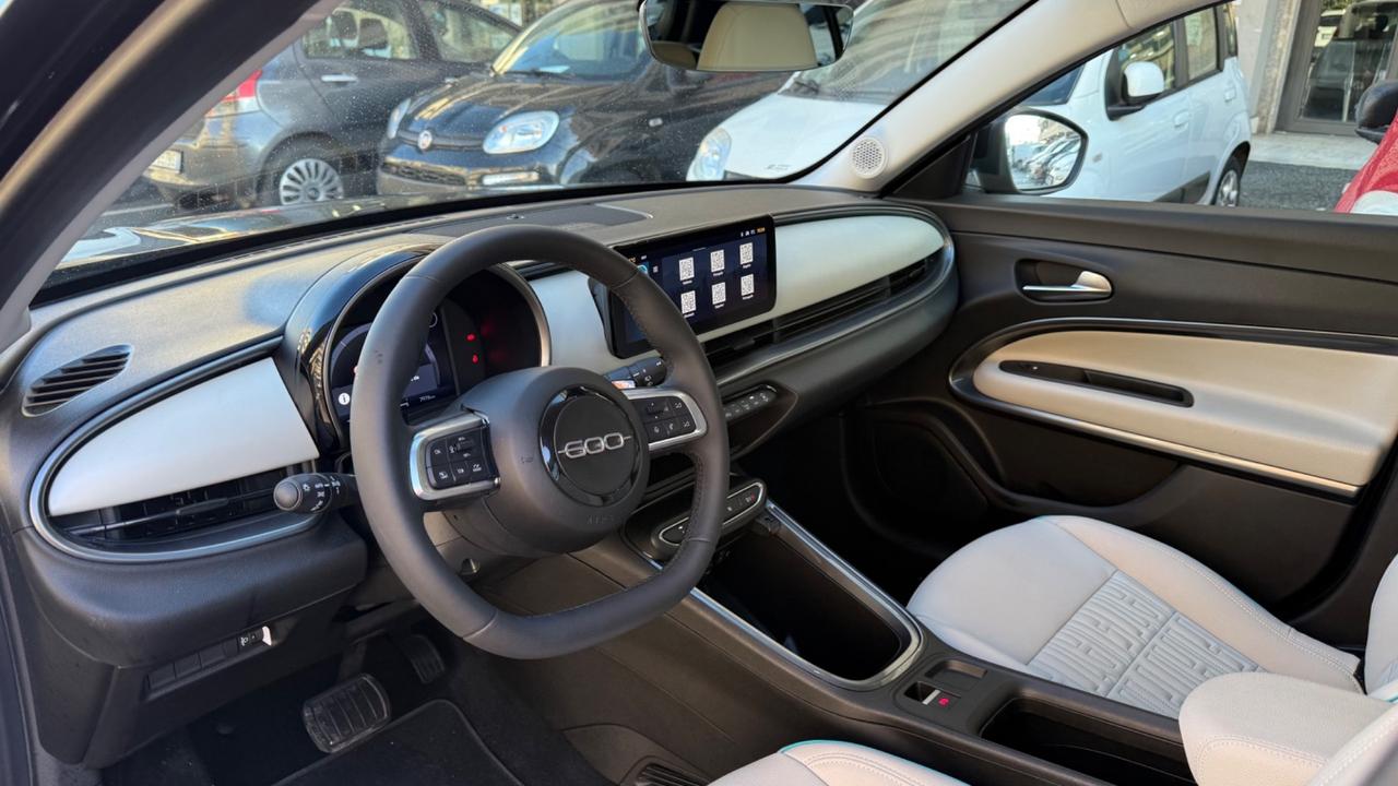 Fiat 600 Hybrid 110 CV DCT MHEV La Prima LED NAVI KAMERA PELLE PDC CERCHI 18 SEDILI ELETTRICI RISCALDATI