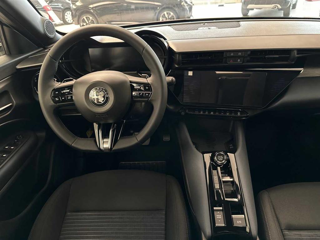 Alfa Romeo Junior 1.2 ibrida 136cv edct6