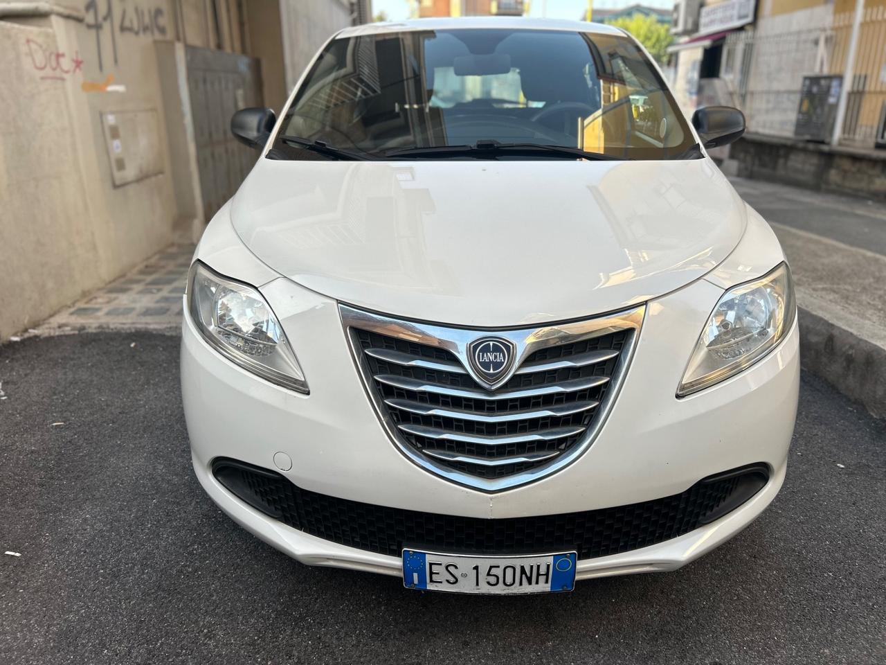 Lancia Ypsilon 1.2 69 CV 5 porte S&S Platinum