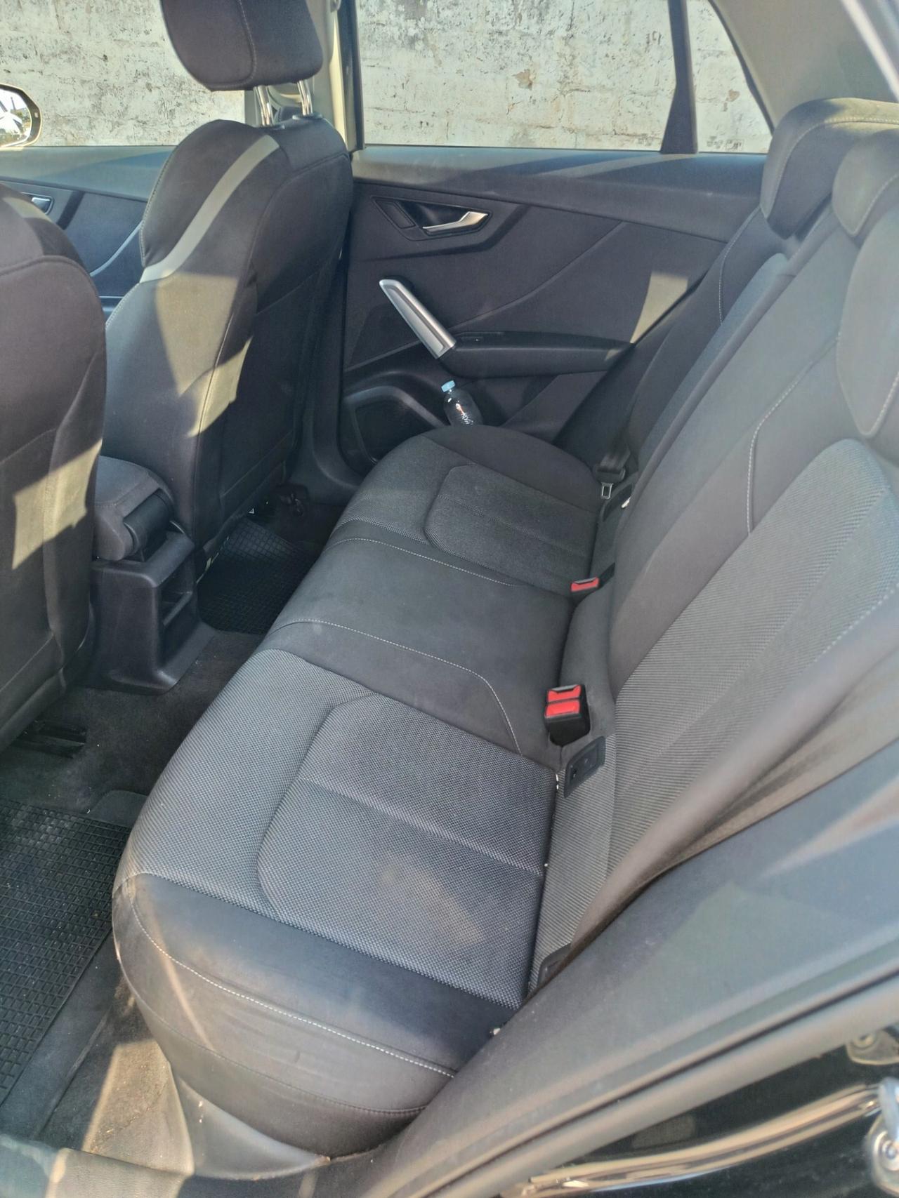 Audi Q2 30 TDI Business Design