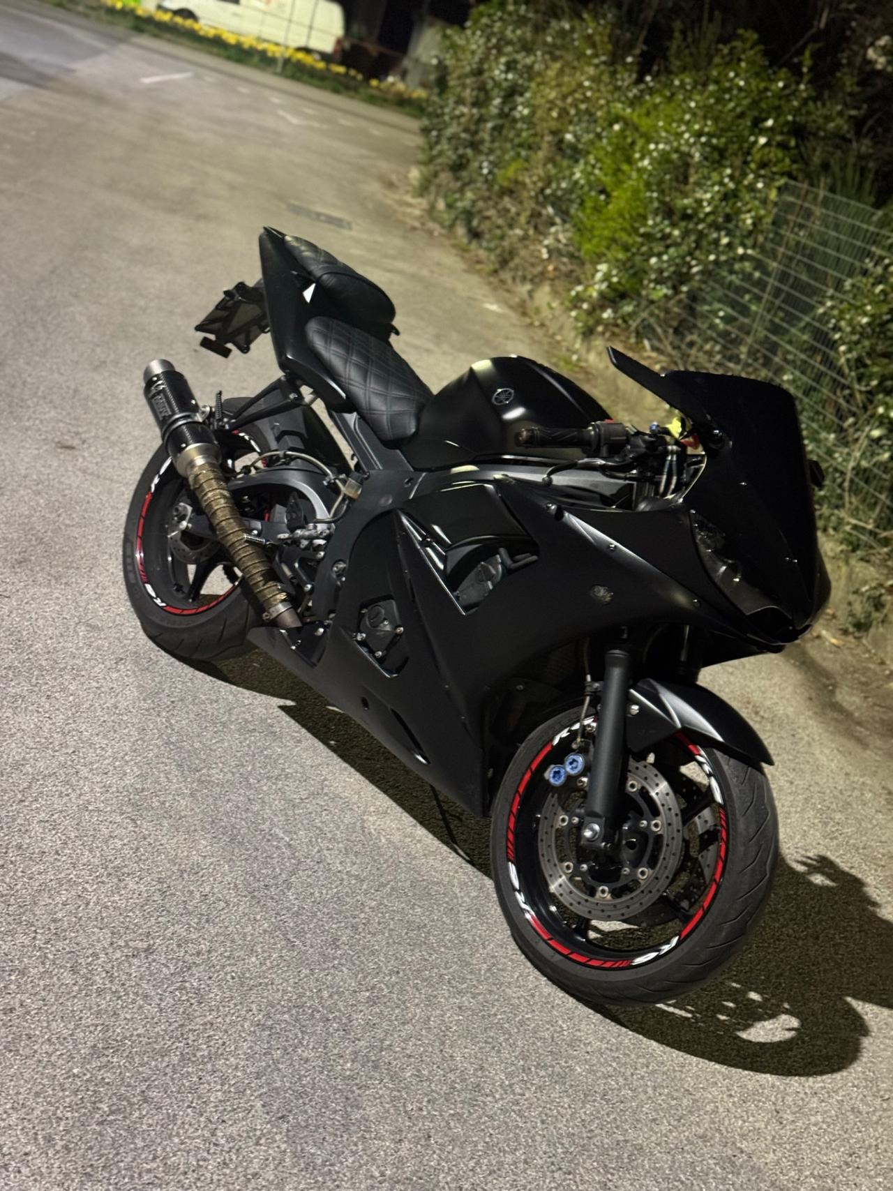 Yamaha YZF R6 LEGGERE BENE!