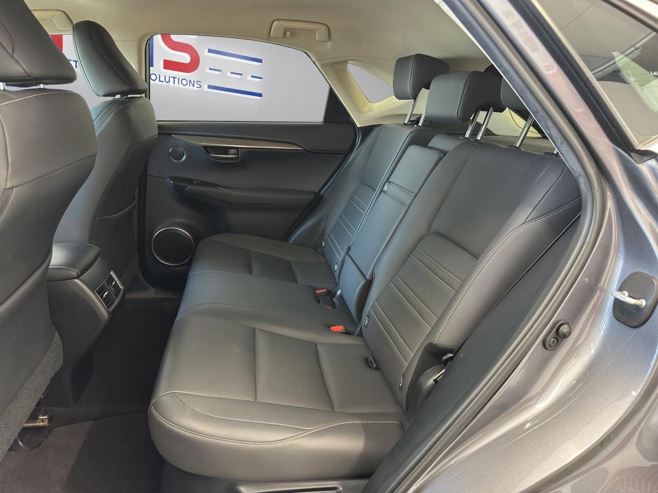 Lexus NX 300h 2.5 Premium 4wd cvt