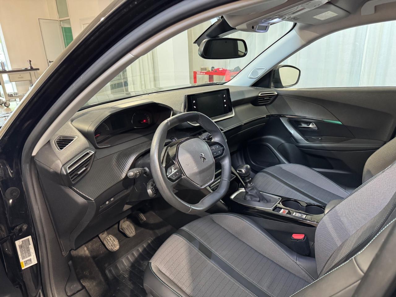 Peugeot 2008 BlueHDi 130 S&S EAT8 Allure