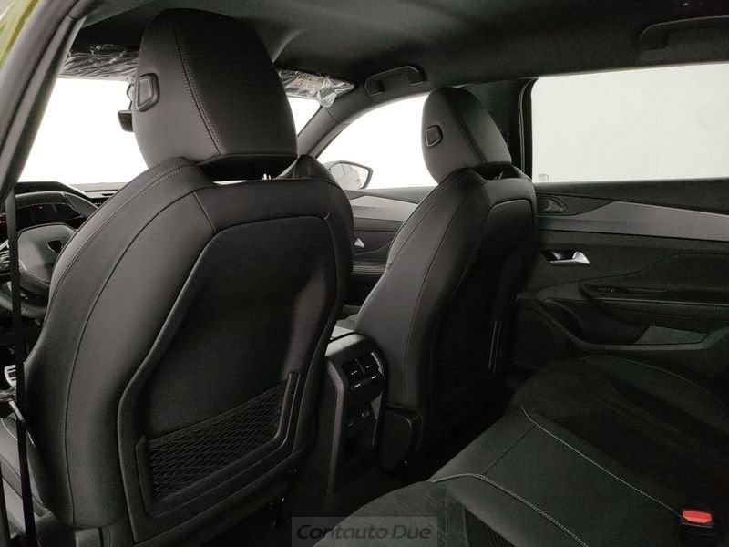 Peugeot 408 GT Exclusive Hybrid 145 e-DSC6