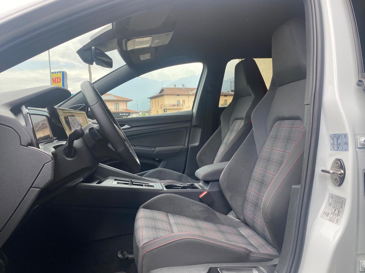 Volkswagen Golf GTI 2.0 TSI DSG 19” IQ-LIGHT DCC