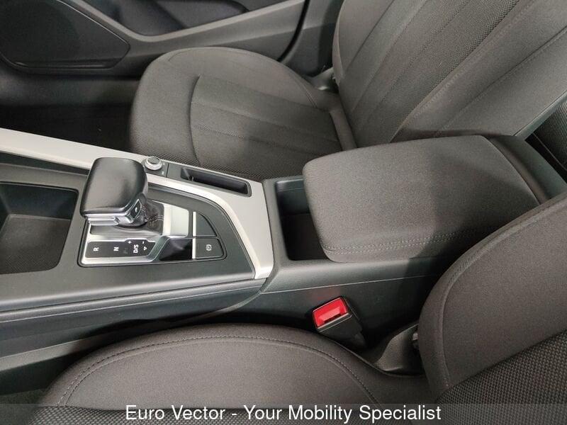Audi A4 30 TDI/136 CV S tronic Business