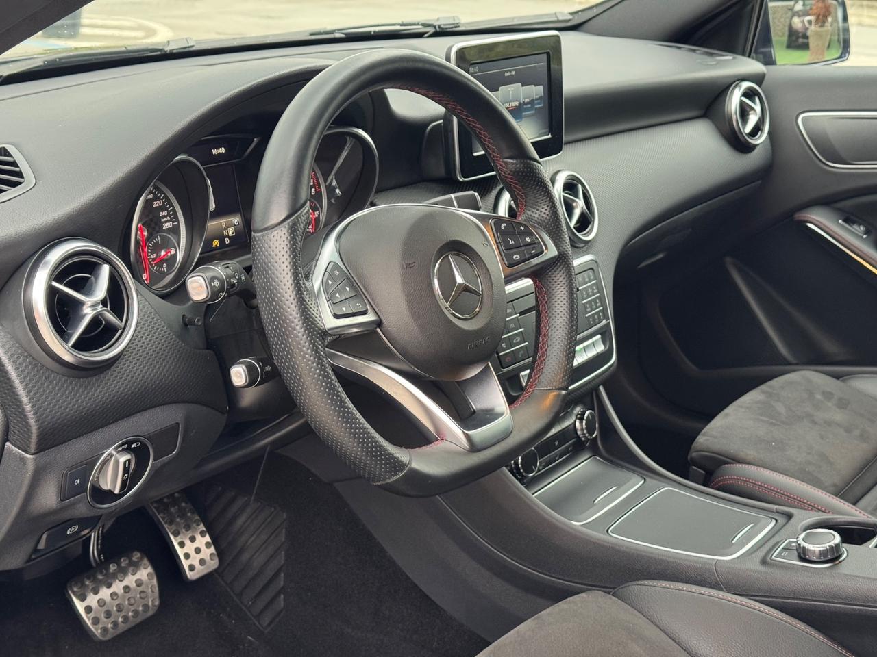 Mercedes-benz A 200 d Automatic Premium AMG