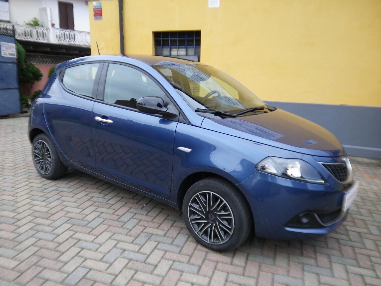 Lancia Ypsilon 1.0 FireFly 5 porte S&S Hybryd Gold