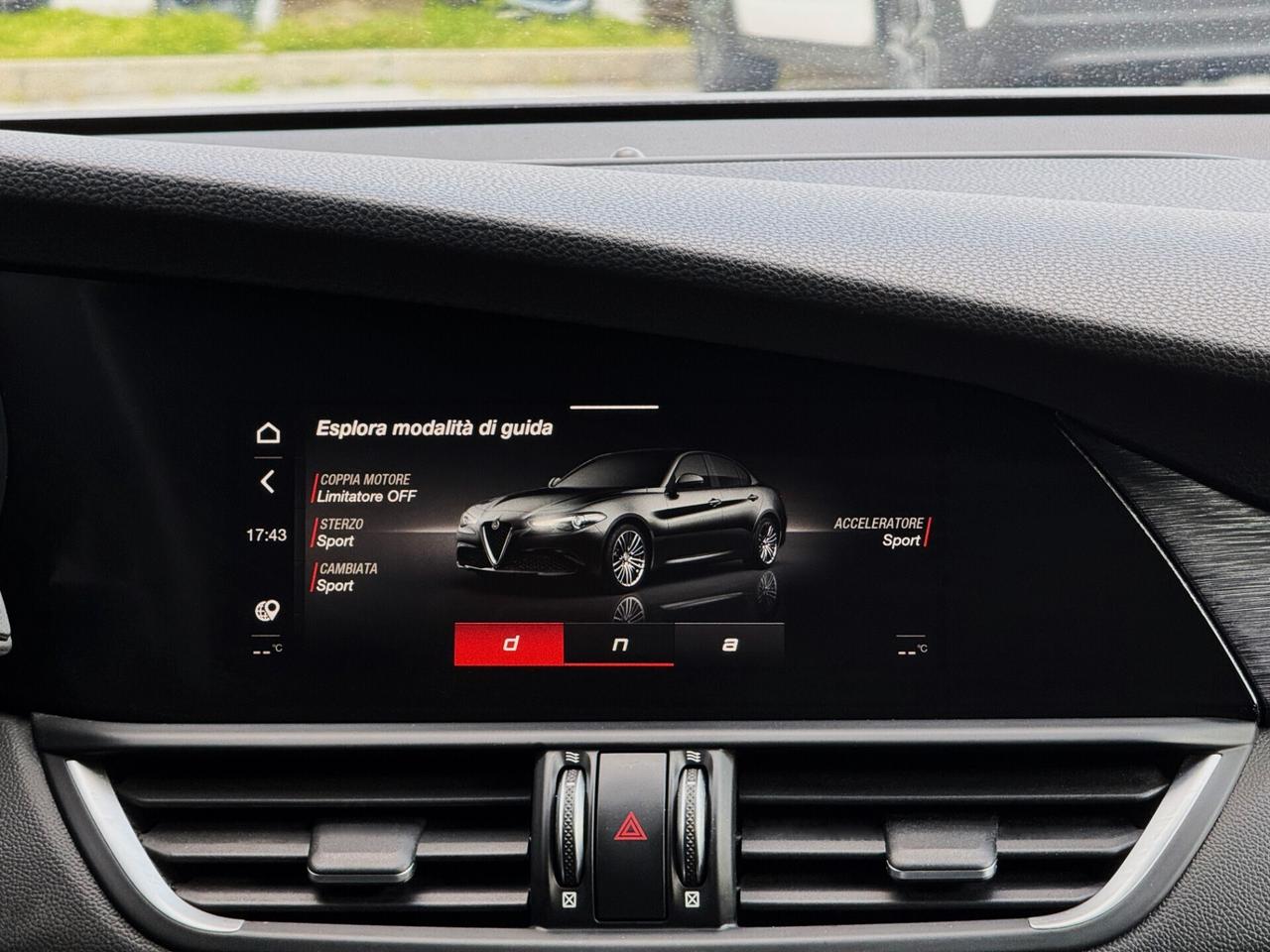 Alfa Romeo Giulia 2.2 T Business 136CV AT8 LED CAR PLAY