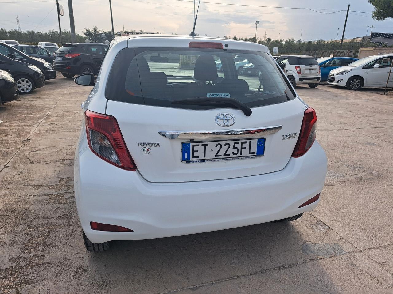 Toyota Yaris 1.4 D-4D 5 porte Lounge - 2014