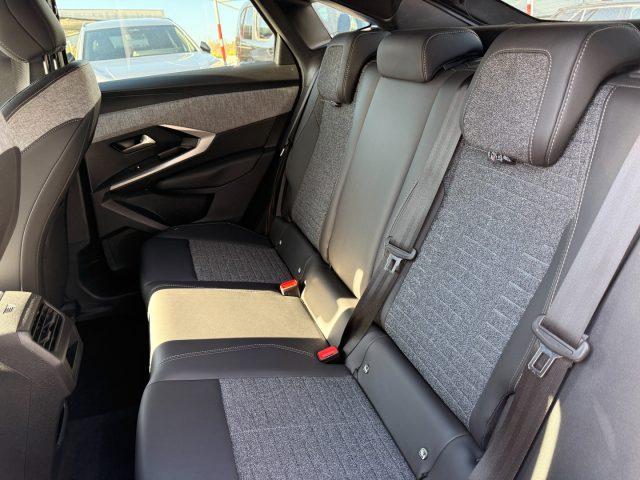PEUGEOT 3008 Hybrid 136 e-DCS6 Allure
