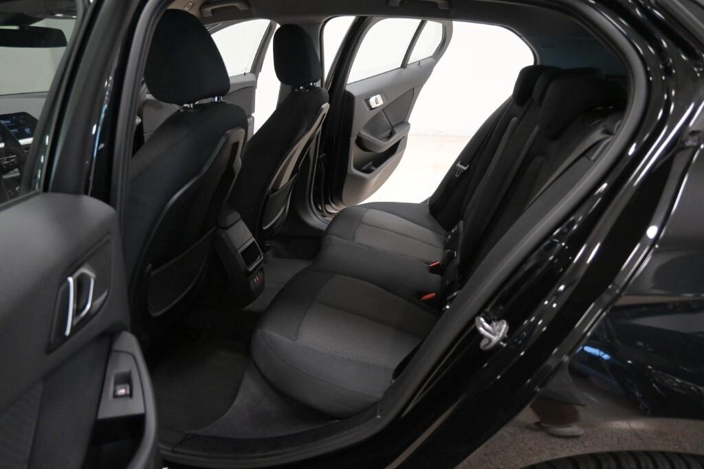 Bmw 116 118d 5p. Business Advantage