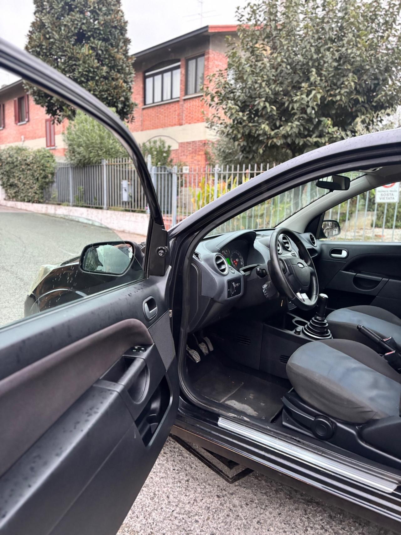 Ford Fiesta 1.4 TDCi 3p. Ghia