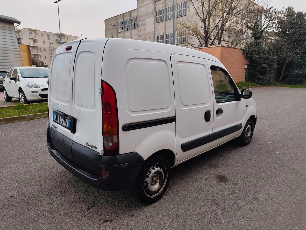 Renault Kangoo 1.5 dCi 65CV neopatentati