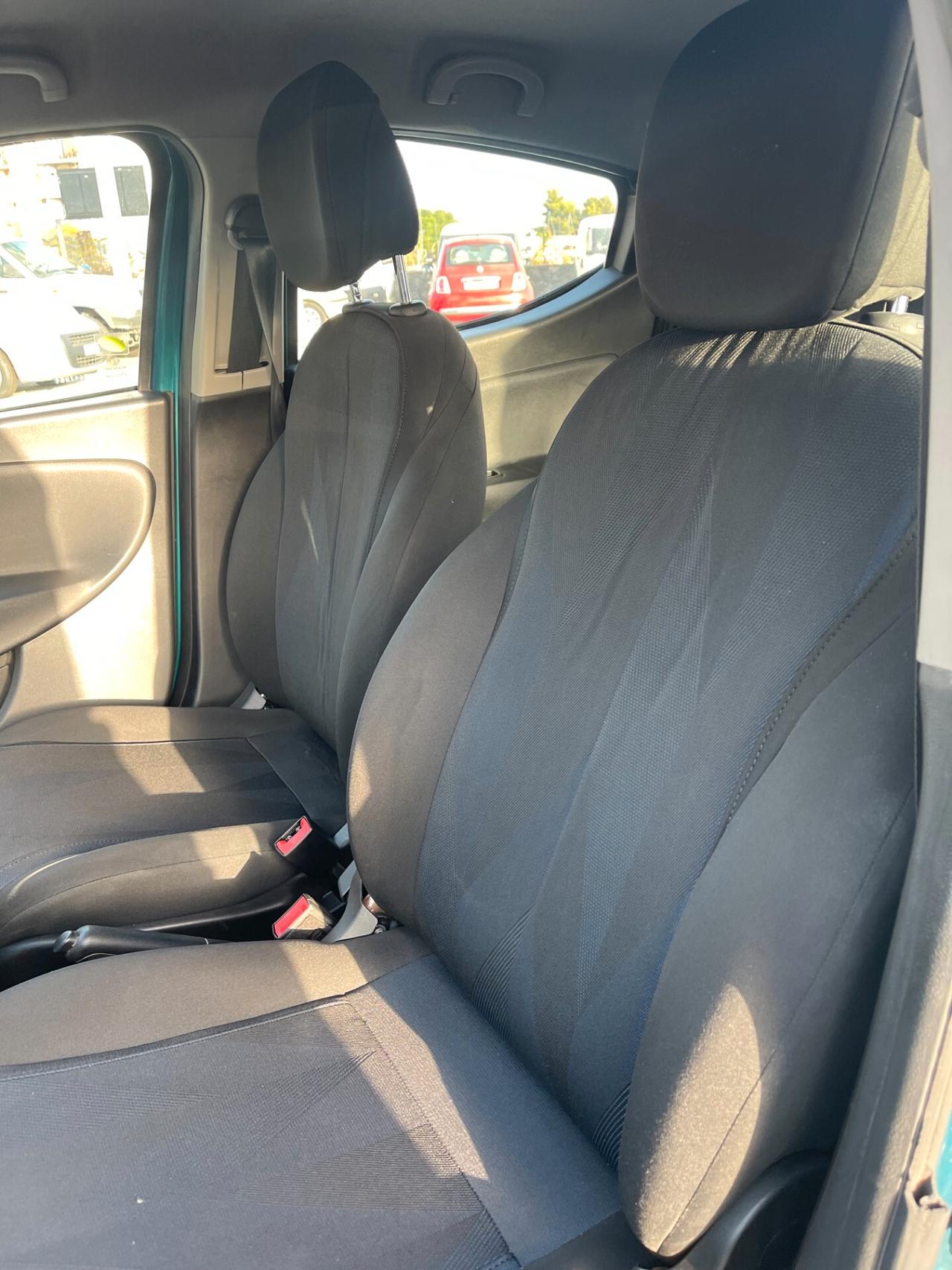 Lancia Ypsilon 1.3 MJT 95 CV S&S Platinum