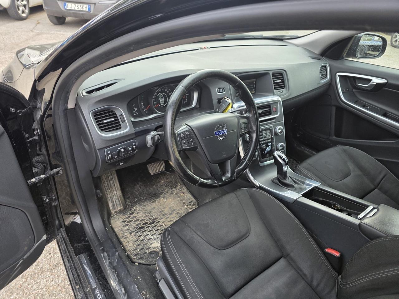 Volvo V60 D2 1.6 Powershift Momentum