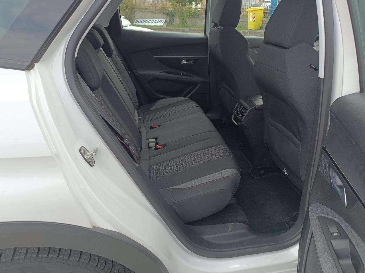 PEUGEOT 3008 BlueHDi 130 S&S EAT8 Allure