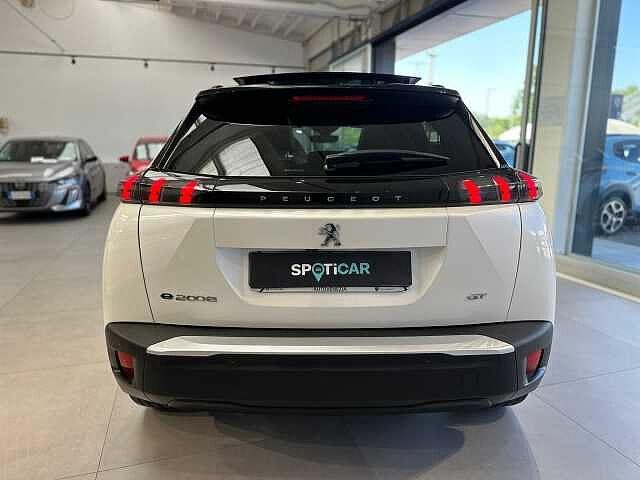 Peugeot 2008 motore elettrico 136 CV GT Pack
