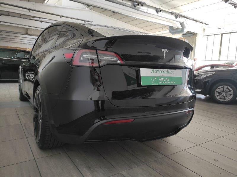 TESLA Model Y - Model Y AWD Performance