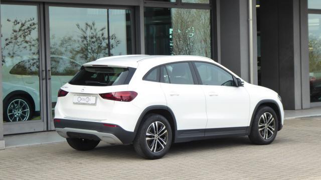 MERCEDES-BENZ GLA 180 d Automatic Progressive Advanced