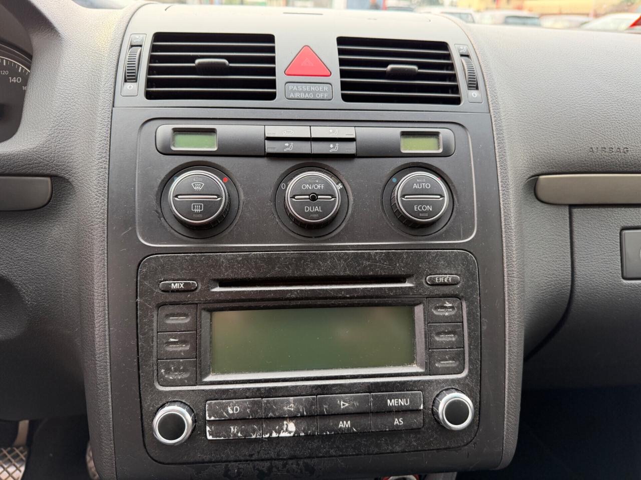 VW Touran 2.0 TDI 5-POSTI 6-MRCE FAMIGLIARE