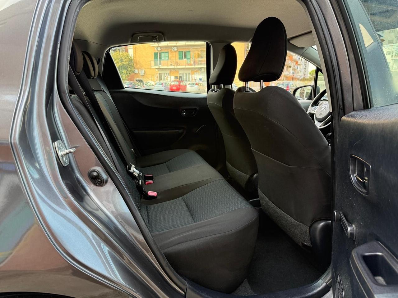 Toyota Yaris 1.0 5 porte