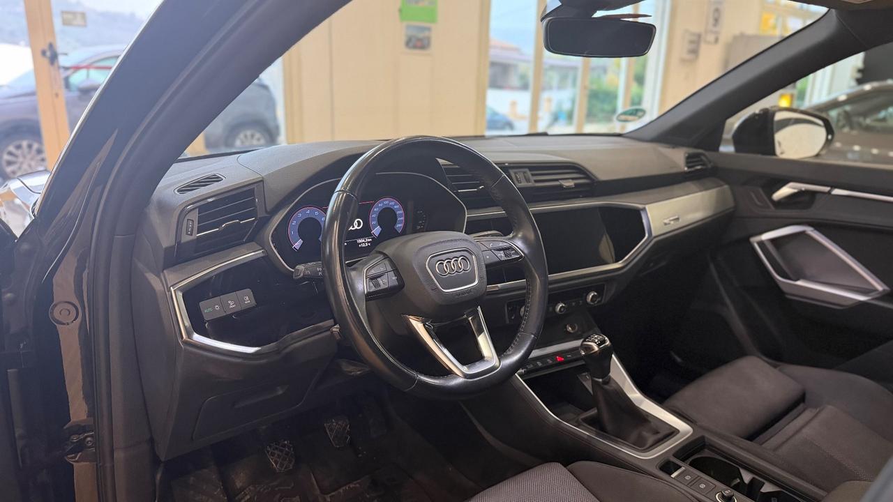 Audi Q3 SPB 35 TFSI S line edition