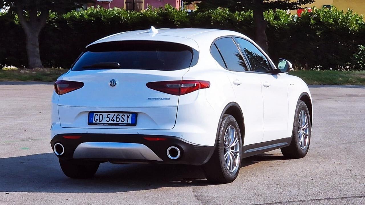 Alfa Romeo Stelvio 2.2 Turbodiesel 160 CV AT8 RWD Super