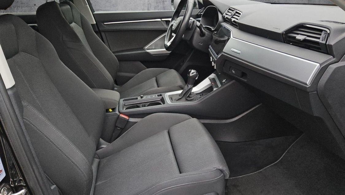 Audi Q3 35 TFSI Business Advanced-Rata 290€