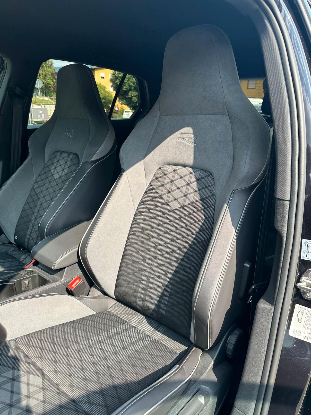 Volkswagen Golf 1.5 TSI EVO ACT R-Line