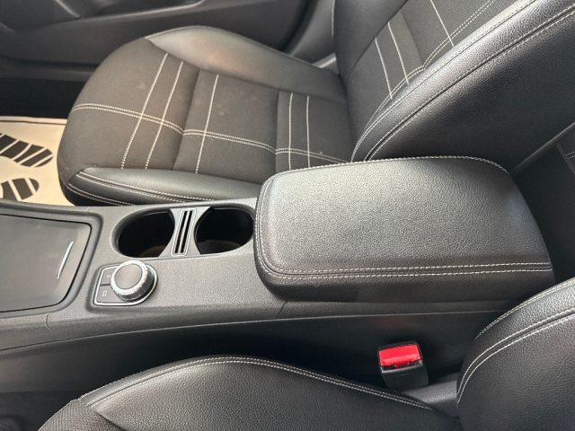 MERCEDES-BENZ GLA 200 CDI Automatic Premium
