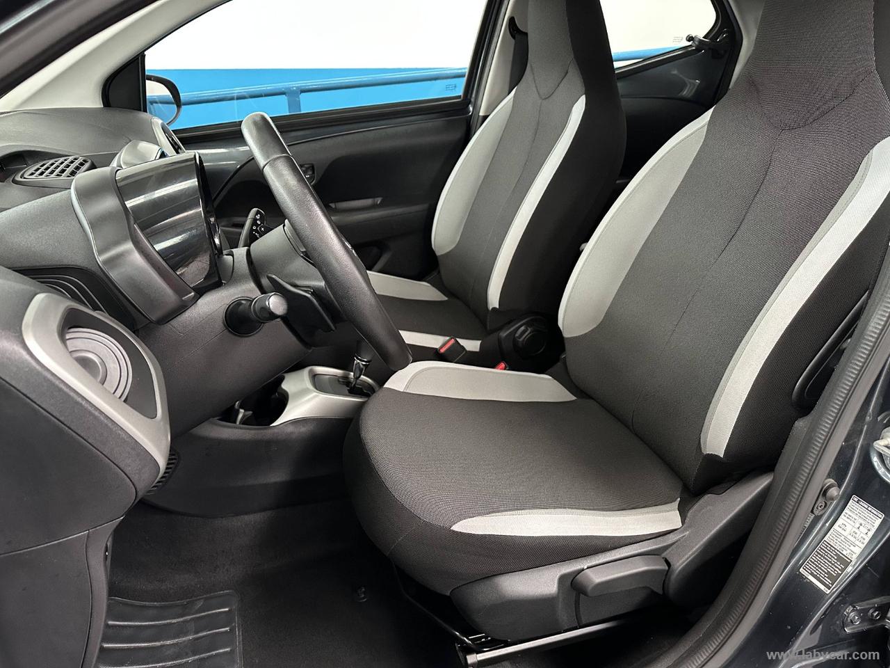 TOYOTA Aygo 1.0 VVT-i 69 CV 5p. x-play MMT