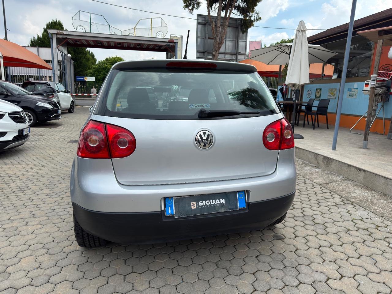 Volkswagen Golf ADATTA A NEOPATENTATI 1.6 16V FSI 5p. Comfortline