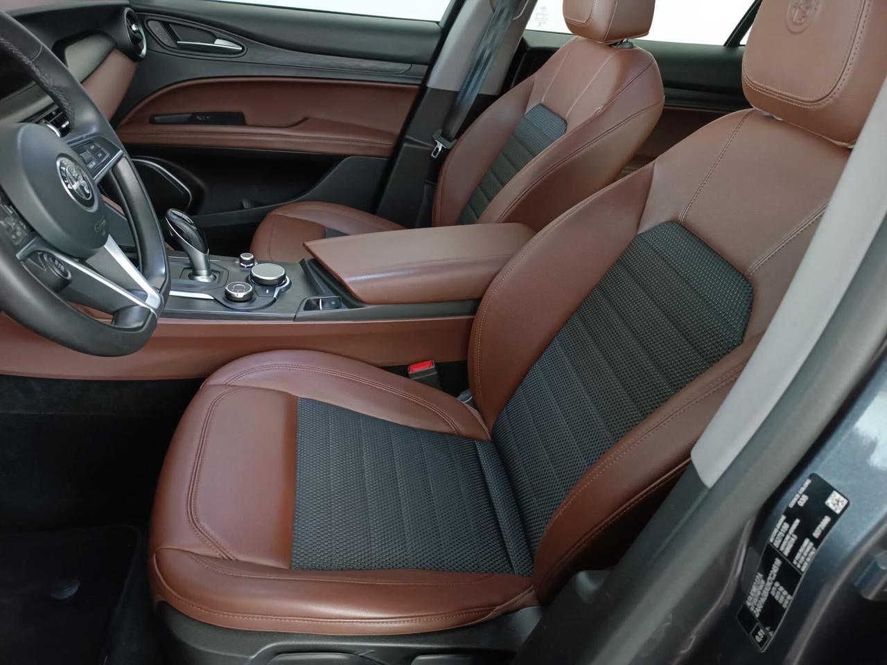 Alfa Romeo Stelvio 2.2 Turbodiesel 160 CV AT8 RWD Sport-Tech