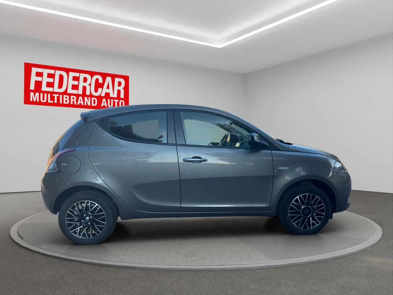 Lancia Ypsilon 1.0 FireFly 5 porte S&S Hybrid Platino