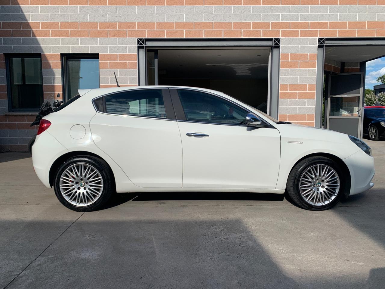 Alfa Romeo Giulietta 1.6 JTDm-2 105 CV Exclusive