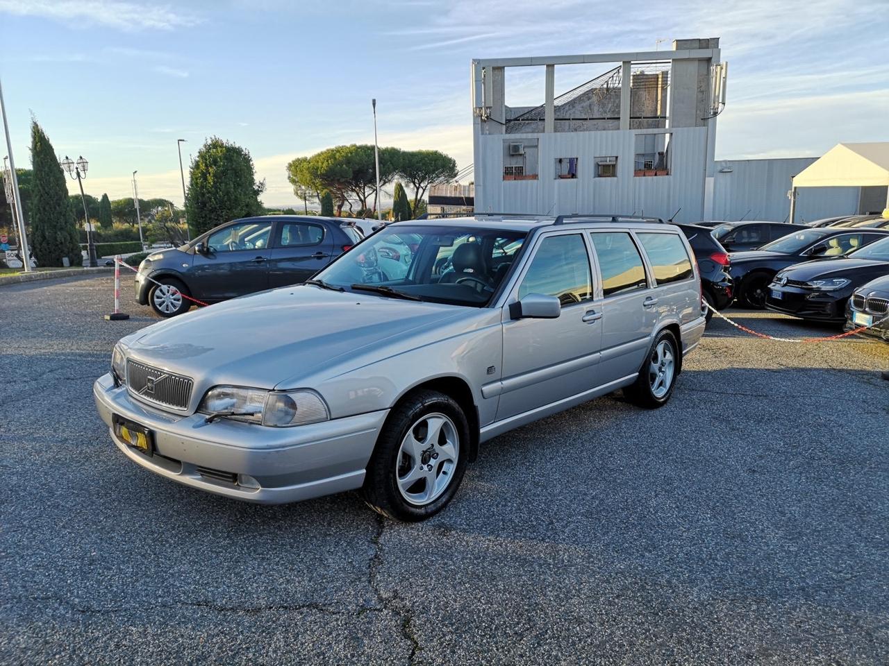 Volvo V70 2.0 turbo T5 AWD