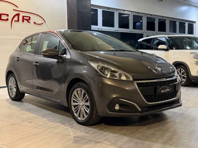 PEUGEOT 208 1.2 PureTech 82CV 5P. Signature