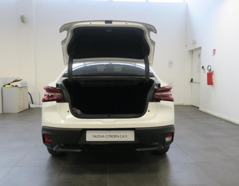 Citroën e-C4 X motore elettrico 100kW Shine