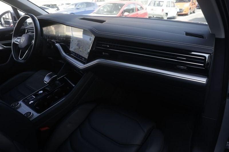 Volkswagen Touareg Volkswagen Touareg 3.0 V6 TDI SCR 210kW Elegance 210KW ANNO 2022