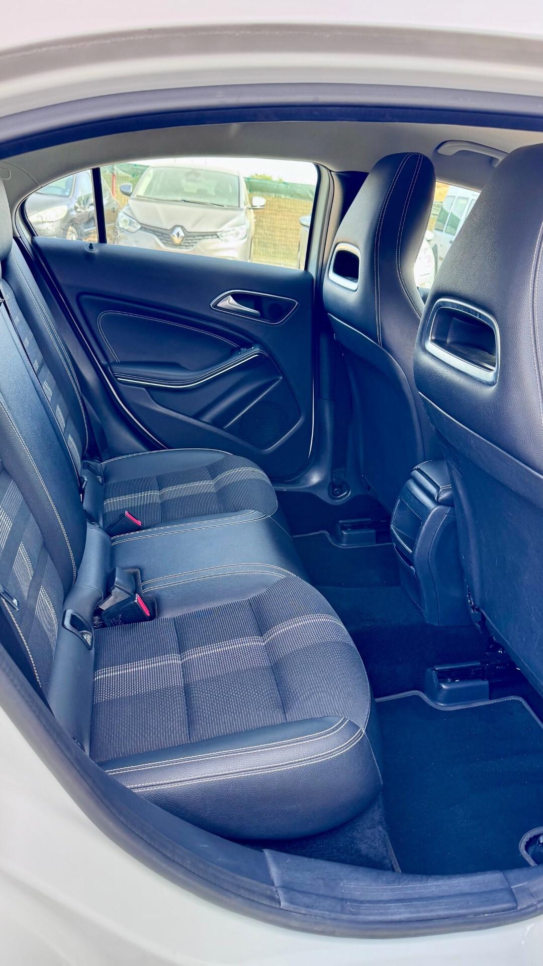 Mercedes-benz A 180 d Premium