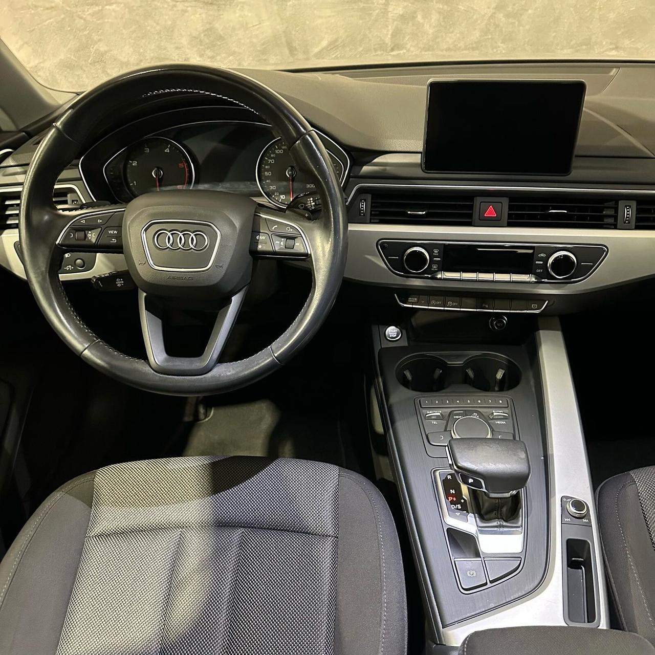 Audi A4 Avant 30 TDI S tronic Business