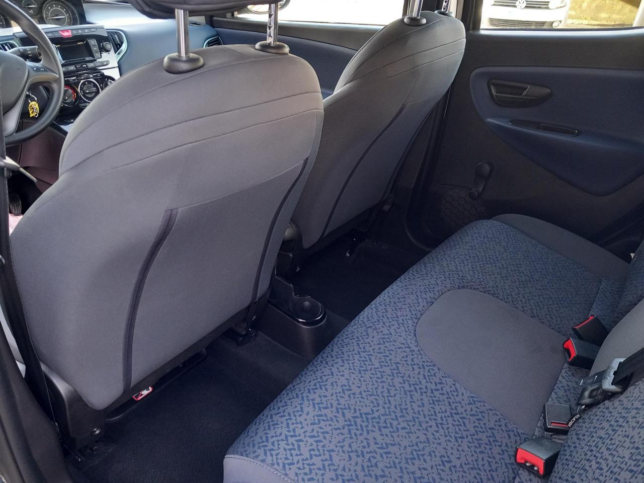 Lancia Ypsilon 1.0 firefly hybrid Silver Plus s&s 70cv