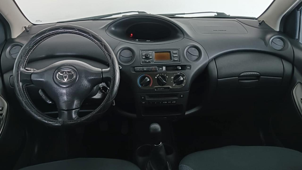 Toyota Yaris 1.0i 16V cat 5 porte Sol