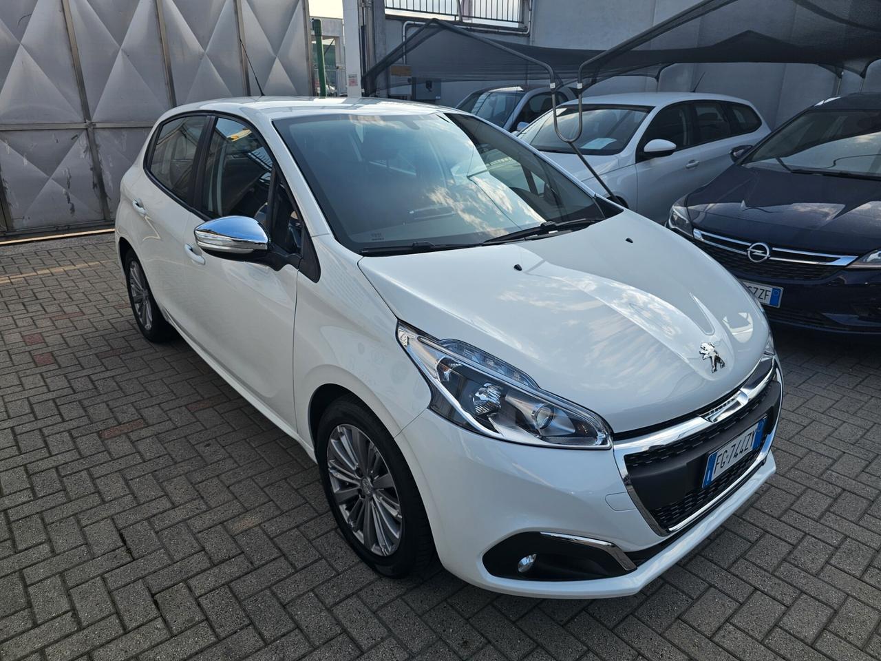 Peugeot 208 PureTech 82 5p. GPL Access