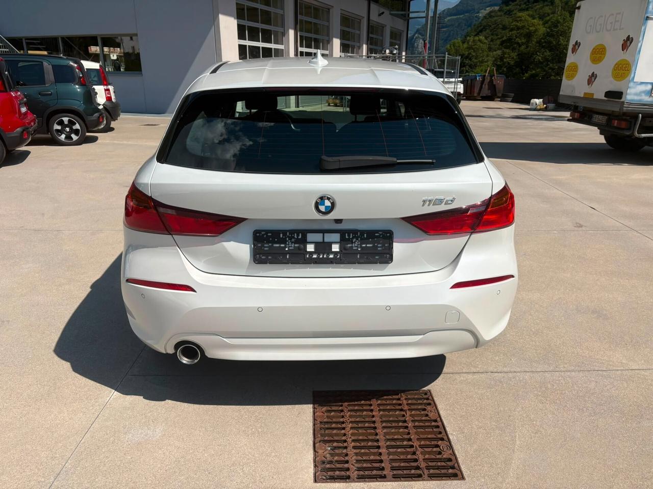 Bmw 116 116d 5p. Business Advantage