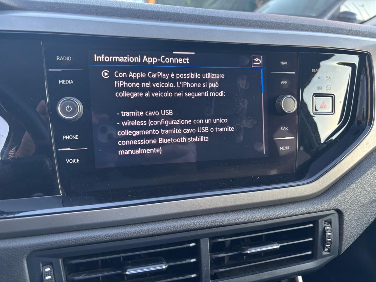 Volkswagen Polo 1.0 5p. R-Line OK NEOPATENTATI